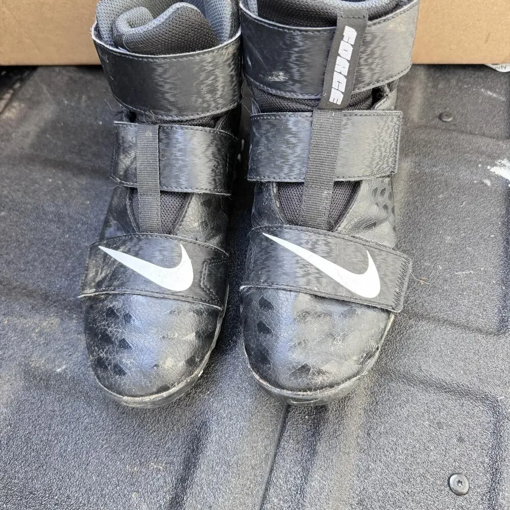 NIKE Force Savage Shark 2 Football Cleats Youth 5.5Y Black White AQ7723-001‎